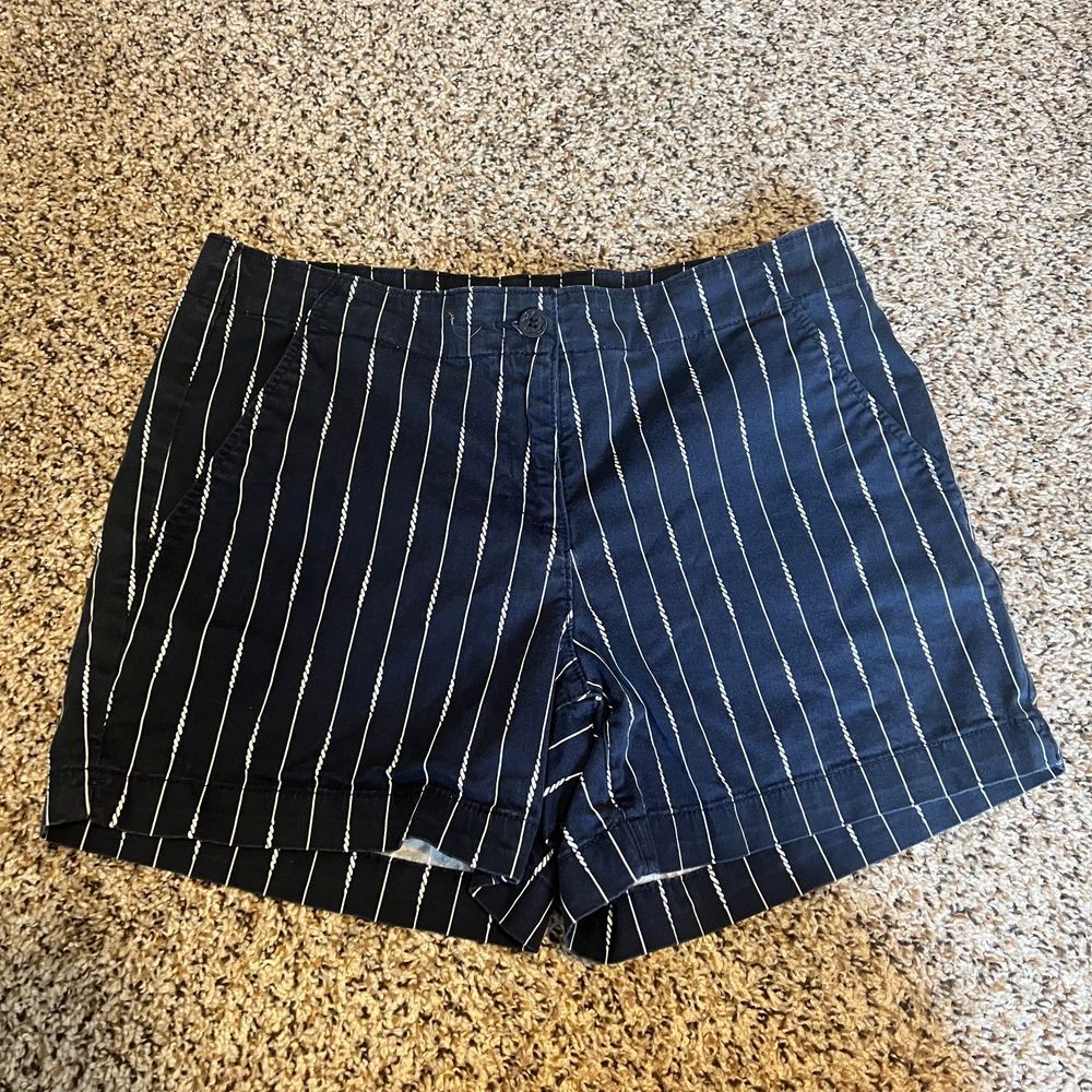 Nautica Navy Blue Pinstripe Shorts Classic Summer Casual Size 10